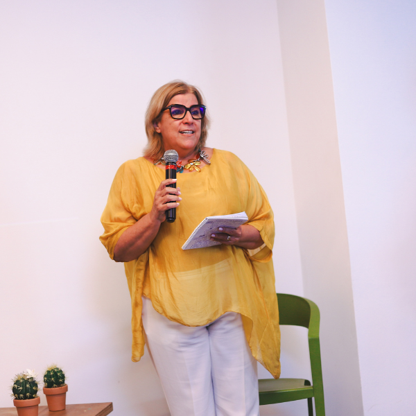 Portrait picture of Maria Paula Barros