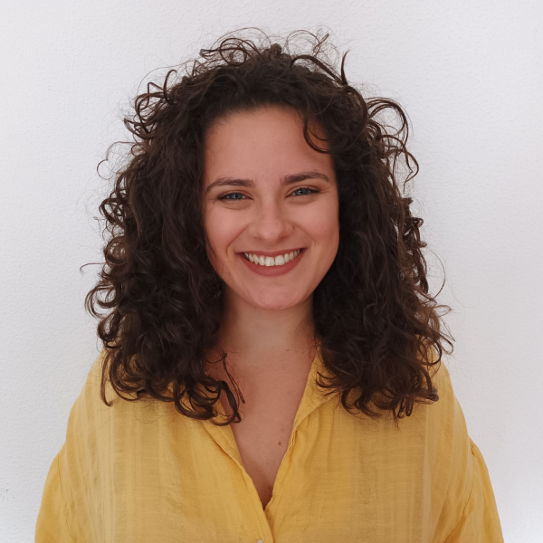 Portrait picture of Amanda Cunha
