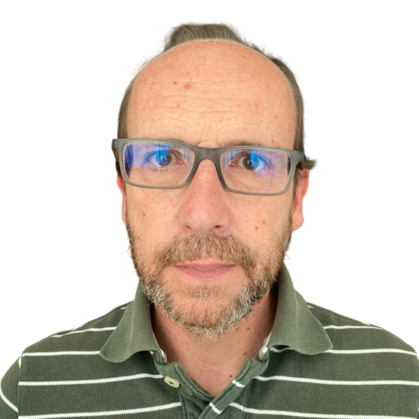 Portrait picture of Nuno Carvalho